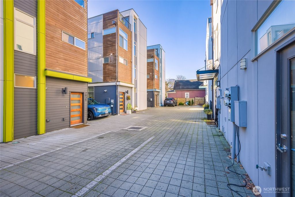 Photo of 2035 NW 65th Street, Seattle, WA 98117 (MLS # 2484786)