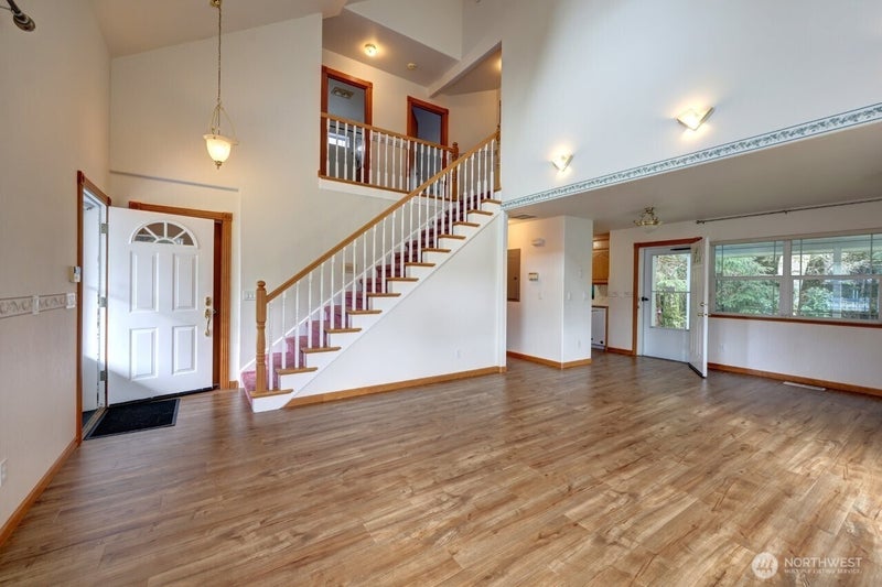 32204 T Place