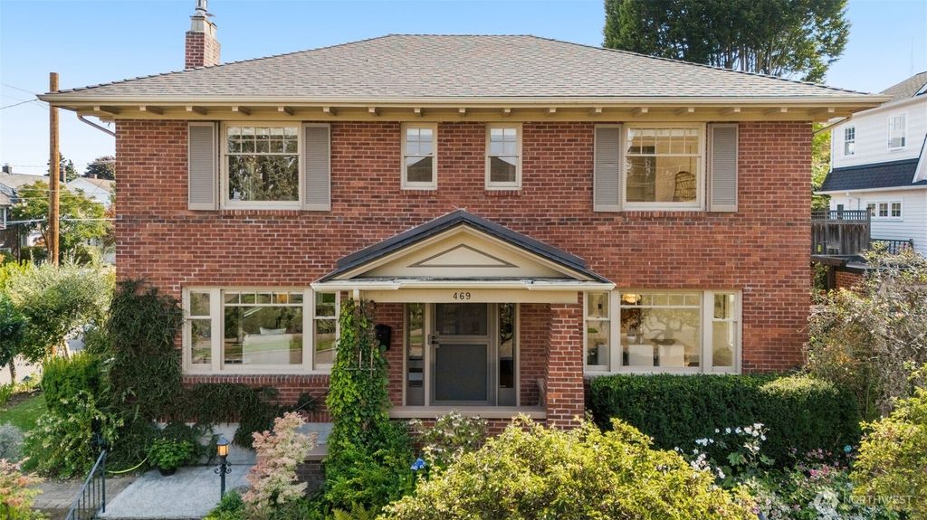 Photo of 469 Lynn Street, Seattle, WA 98109 (MLS # 2427177)