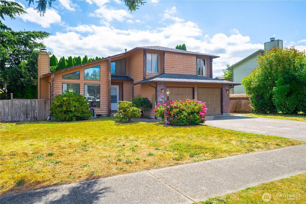 Photo of 621 Glacier Avenue S, Pacific, WA 98047 (MLS # 2560482)