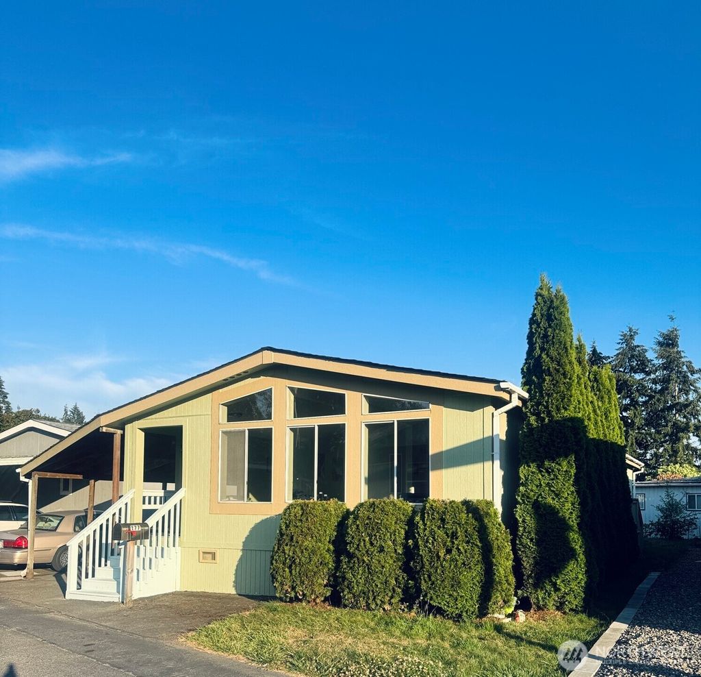 Photo of 2101 S 324th Street #177, Federal Way, WA 98003 (MLS # 2550042)