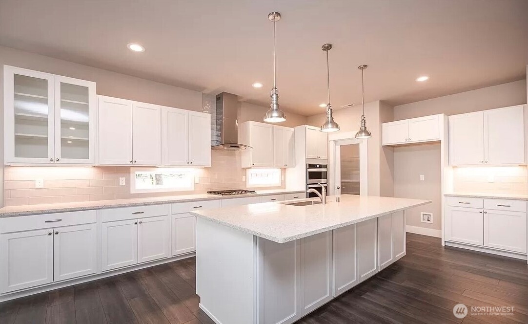 15915 261st Avenue E