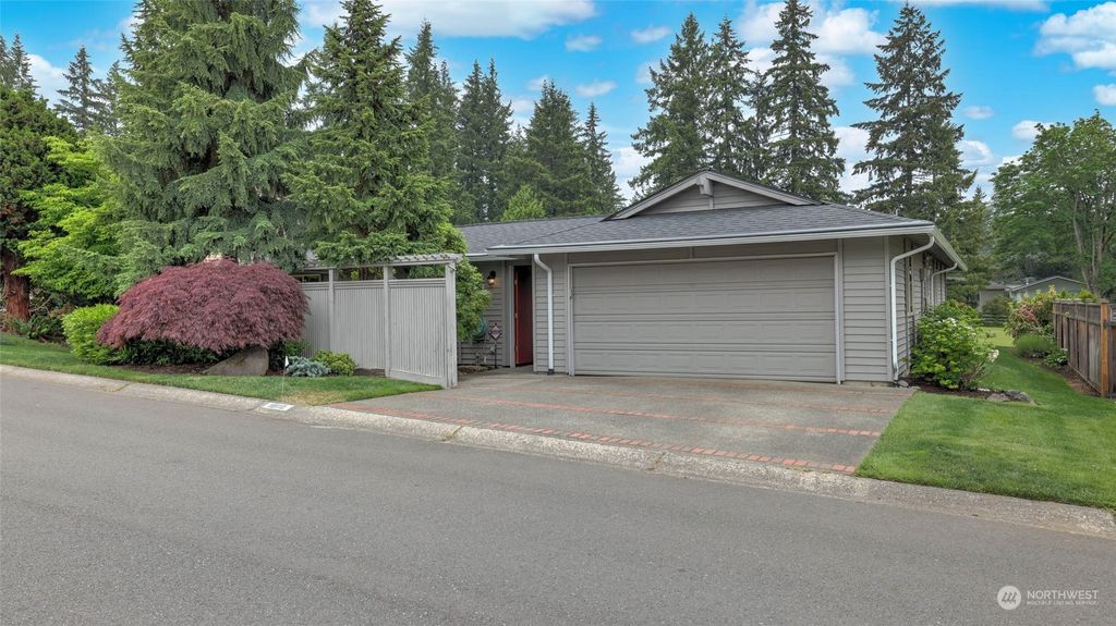 Photo of 18110 NE 27th Street, Redmond, WA 98052 (MLS # 2130153)