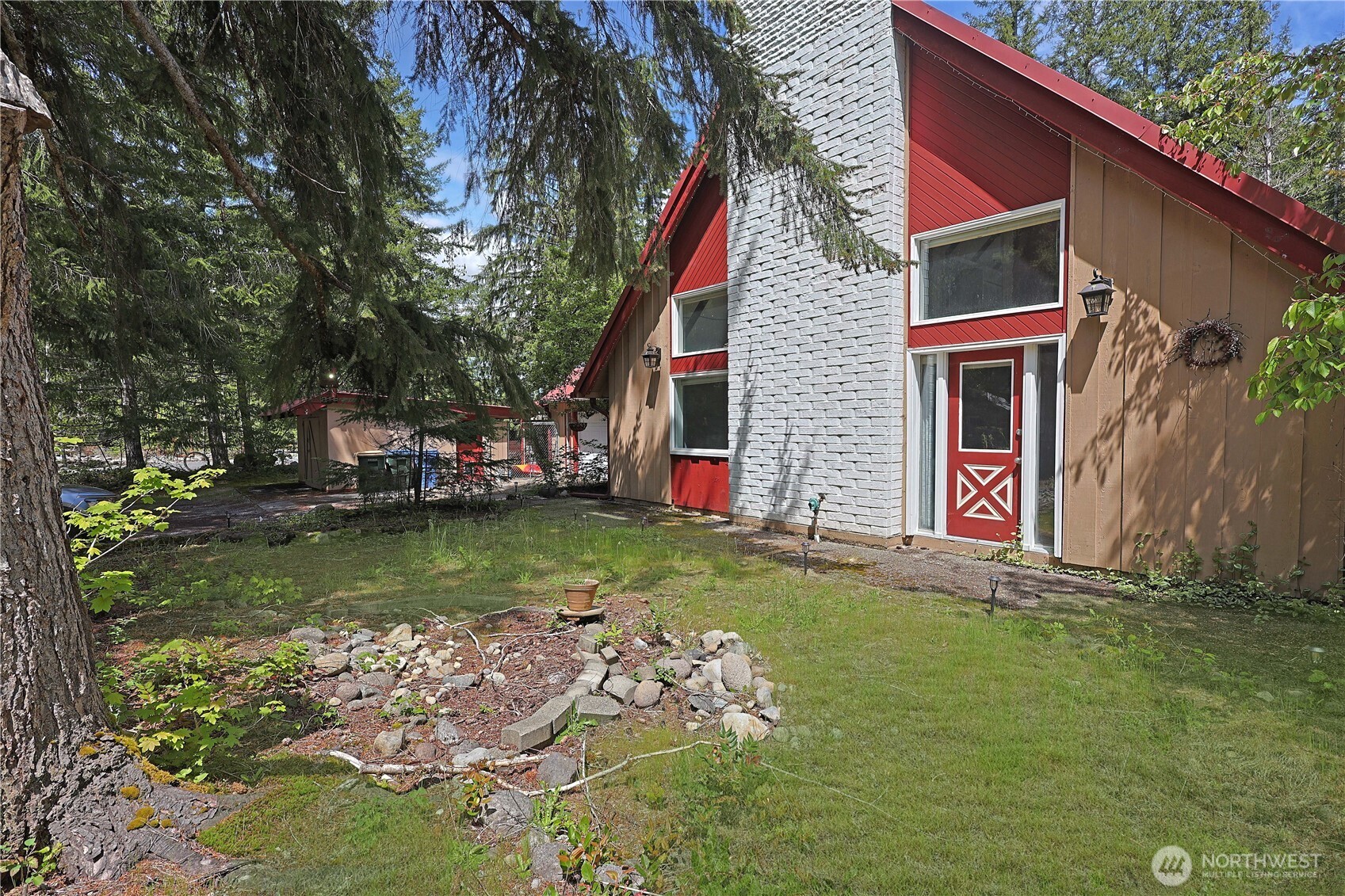109 Mountain View - 2 Drive S