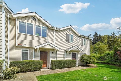 Photo of 10162 NE 137th Place, Kirkland, WA 98034 (MLS # 2519332)