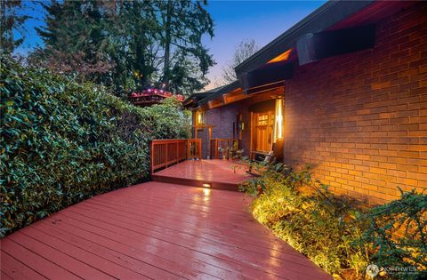 Photo of 4775 NE 203rd Street, Lake Forest Park, WA 98155 (MLS # 2507594)