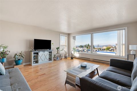 Photo of 813 S 227th Place #5, Des Moines, WA 98198 (MLS # 2475690)