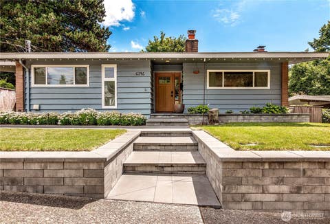 Photo of 6246 39th Avenue NE, Seattle, WA 98115 (MLS # 2548520)