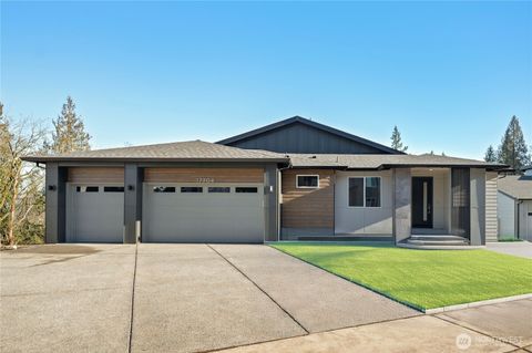 Photo of 17727 142nd Avenue E #18, Puyallup, WA 98374 (MLS # 2529614)