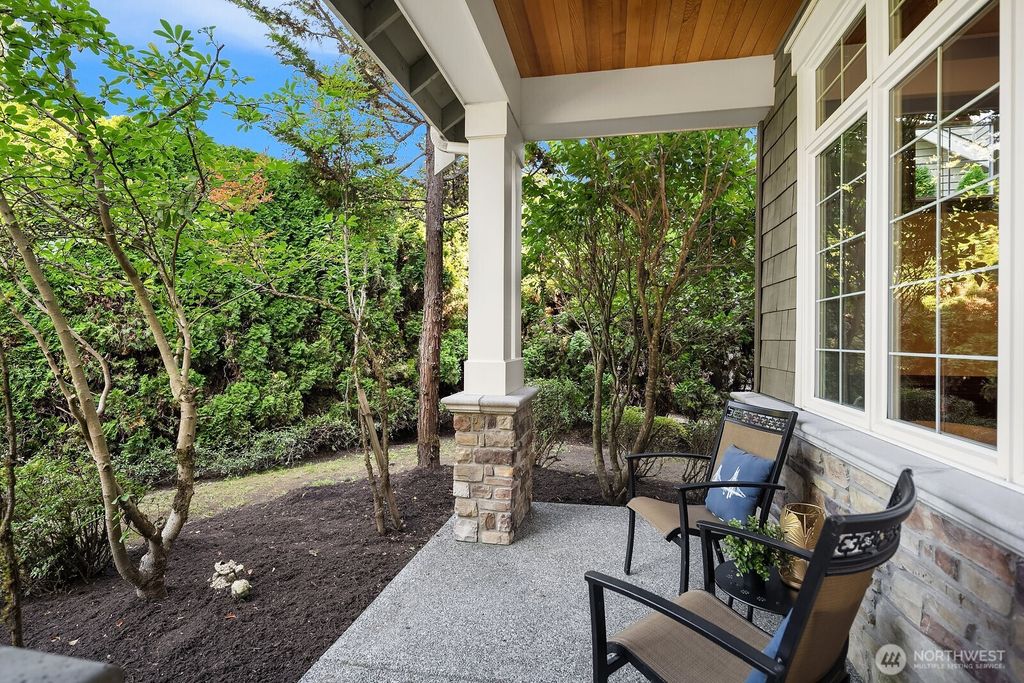 Photo of 2098 211th Place SE, Sammamish, WA 98075 (MLS # 2479815)