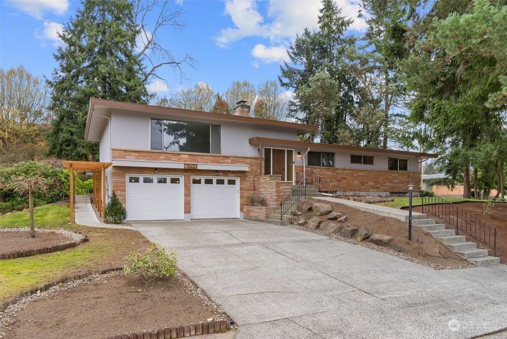 Photo of 19620 1st Place SW, Normandy Park, WA 98166 (MLS # 2211652)