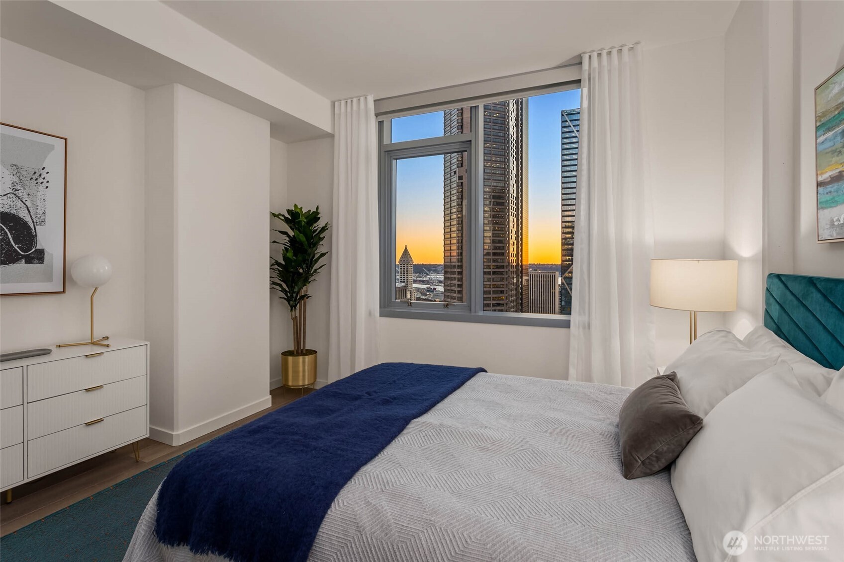 800 Columbia Street 2201