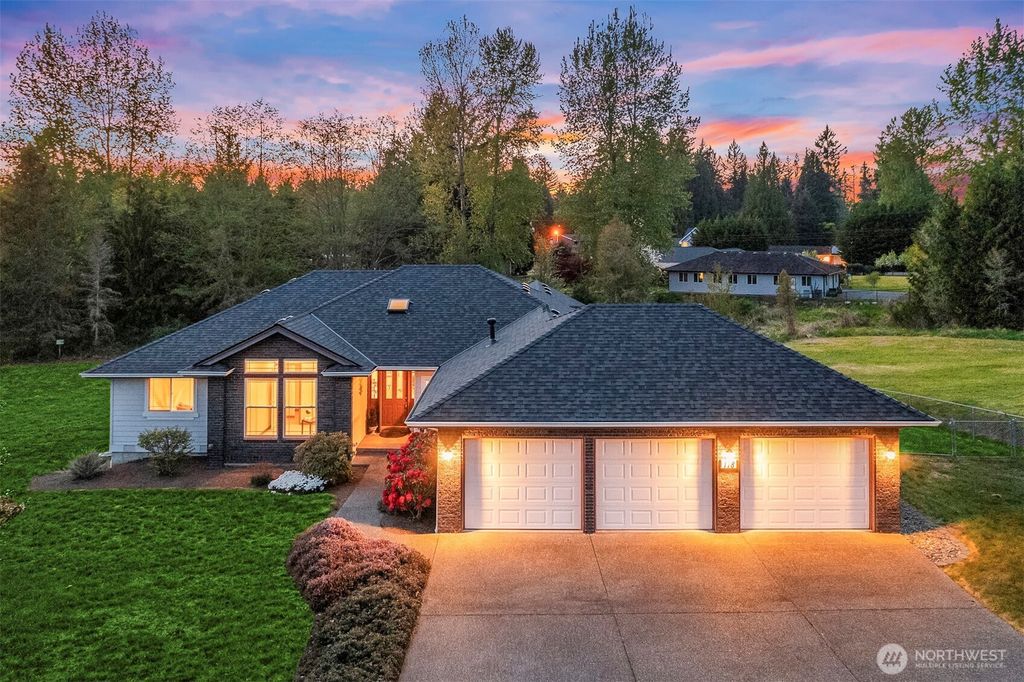 Photo of 118 140th Avenue SE, Lake Stevens, WA 98258 (MLS # 2364145)