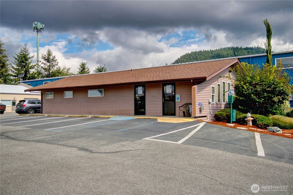 Photo of 1105 Dale Lane, Mount Vernon, WA 98274 (MLS # 2577289)