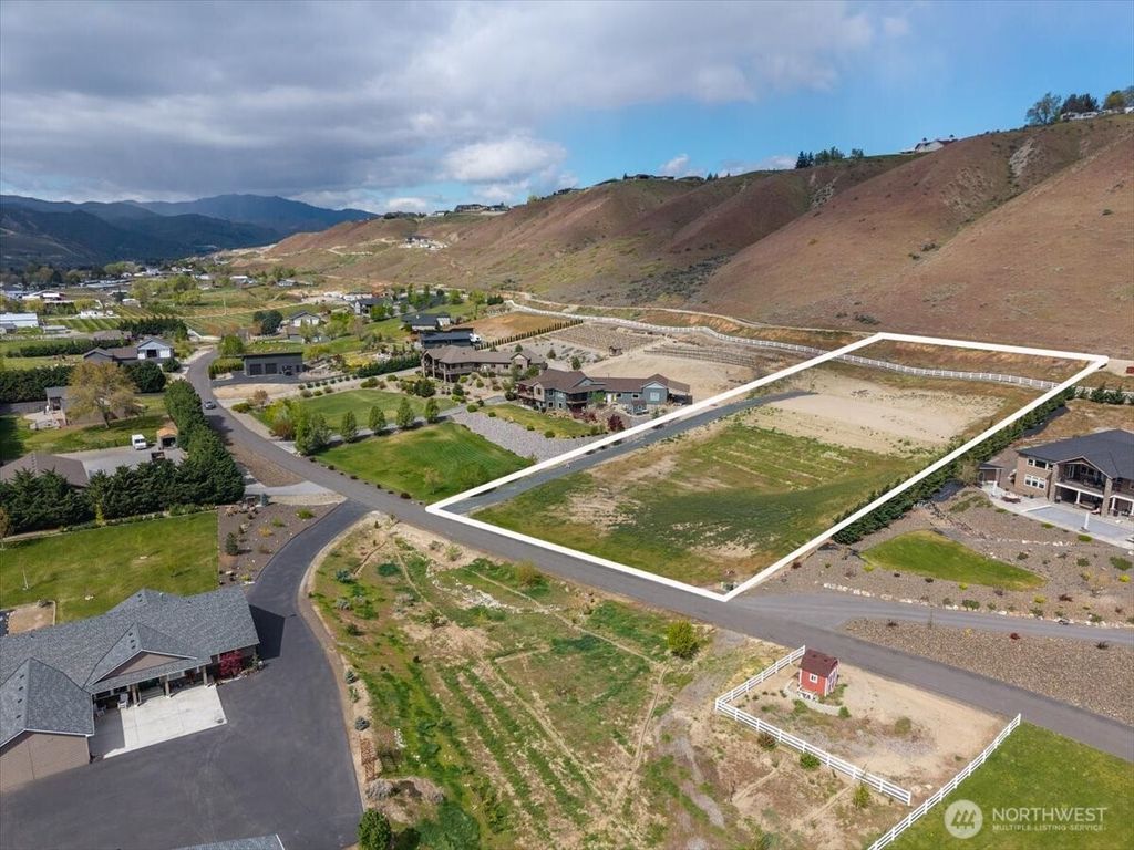 Photo of 3085 Martin Place, East Wenatchee, WA 98802 (MLS # 2509122)