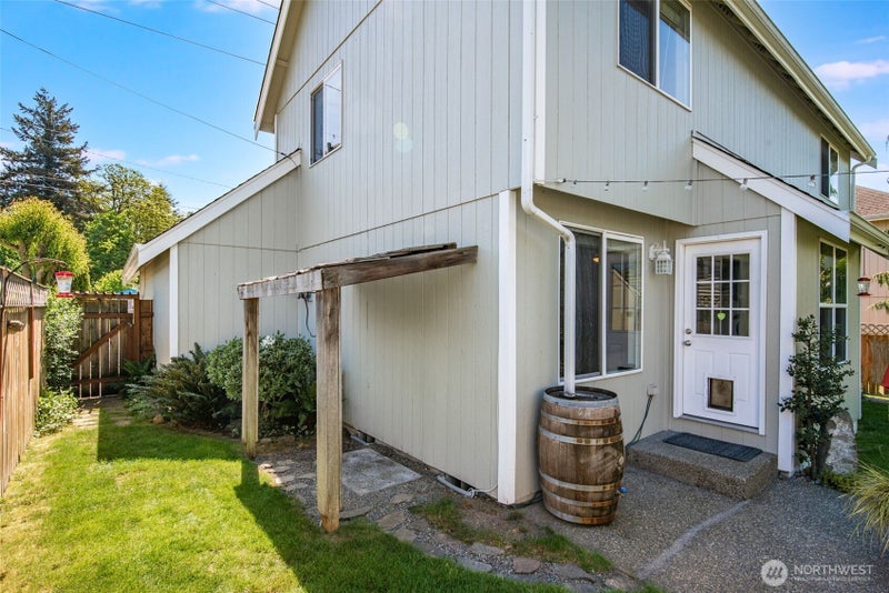 203 3rd Street NE