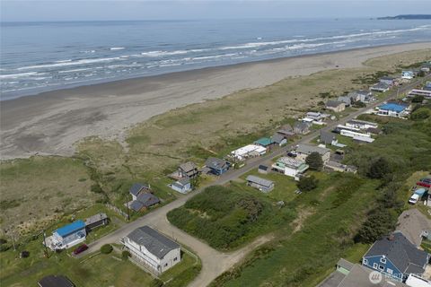 Photo of 1 Pacific Avenue, Moclips, WA 98562 (MLS # 2522472)