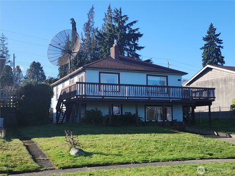 Photo of 414 E 12th Street, Port Angeles, WA 98362 (MLS # 2478711)
