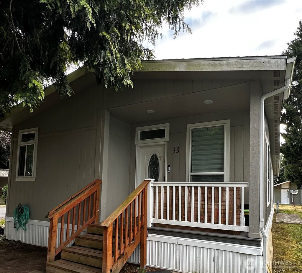 Photo of 1720 Maple Lane #33, Kent, WA 98031 (MLS # 2403587)
