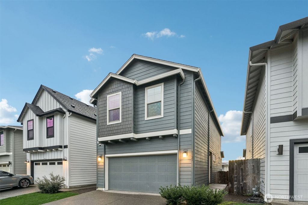 Photo of 1121 N Auburn Place, Ridgefield, WA 98642 (MLS # 2495346)