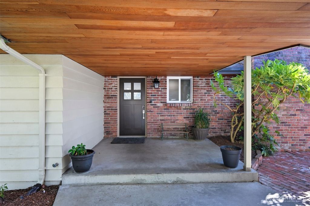 Photo of 12455 SE 26th Place, Bellevue, WA 98005 (MLS # 2435372)