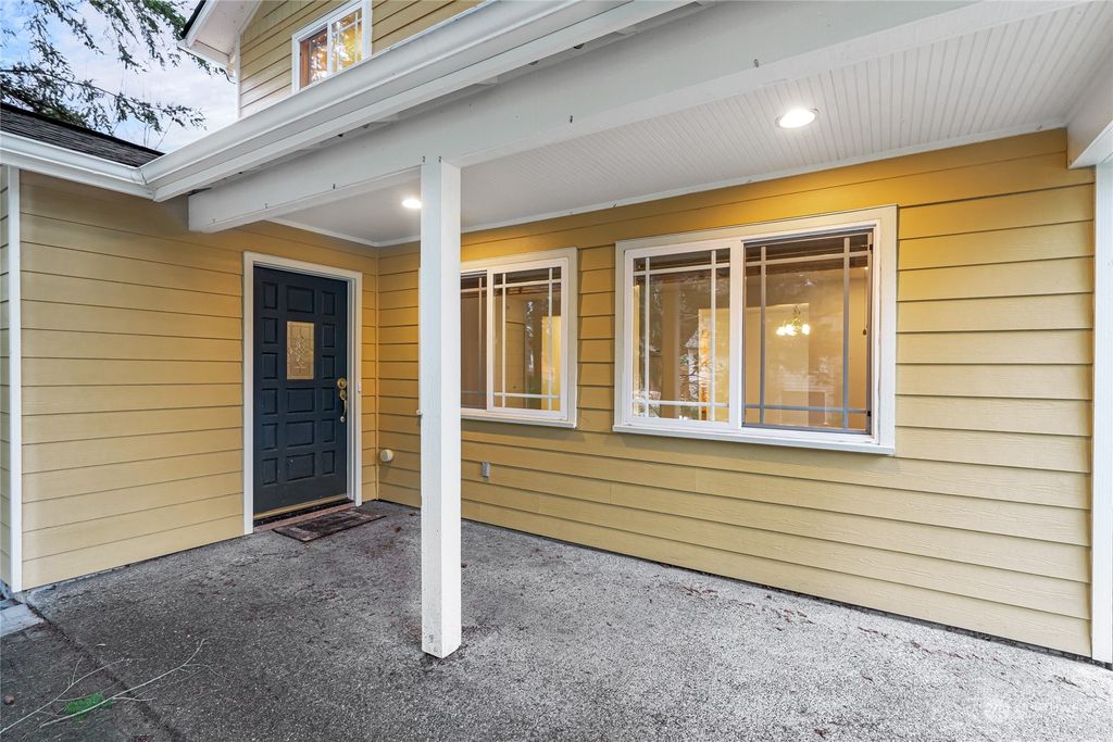 Photo of 11348 28th Avenue NE, Seattle, WA 98125 (MLS # 2210519)