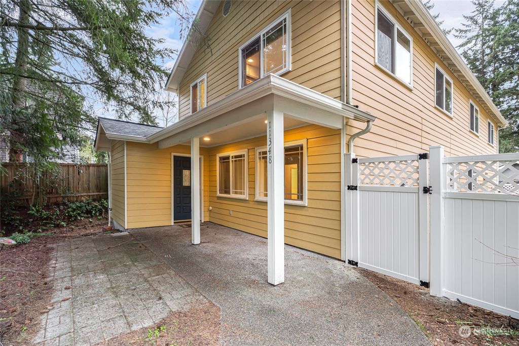 Photo of 11348 28th Avenue NE, Seattle, WA 98125 (MLS # 2210519)