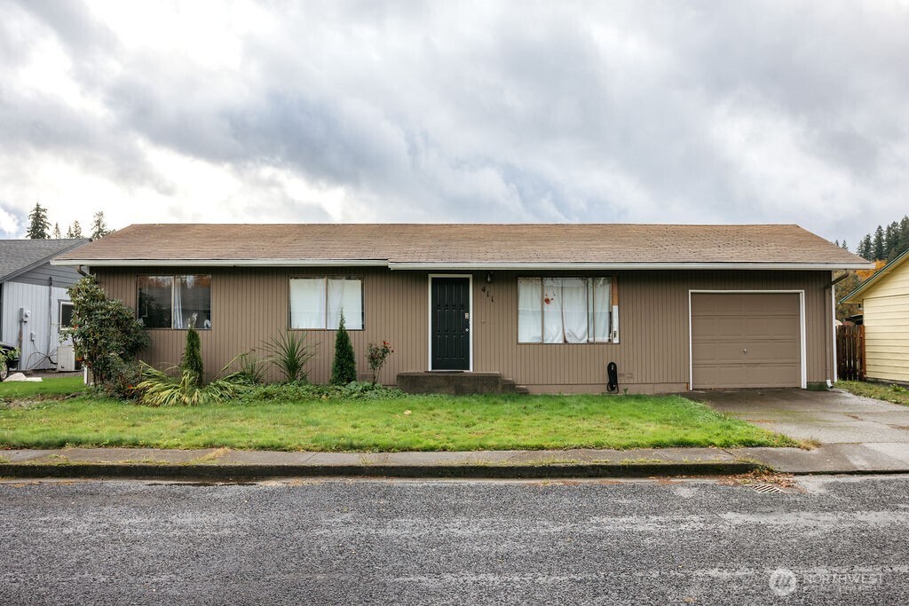 411 SE Brierwood Court