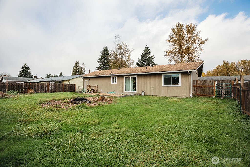 411 SE Brierwood Court