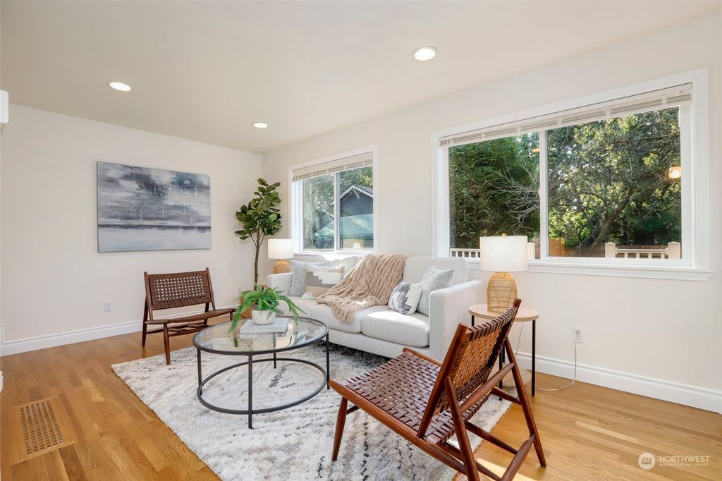 Photo of 1609 N 183rd Street, Shoreline, WA 98133 (MLS # 2051338)