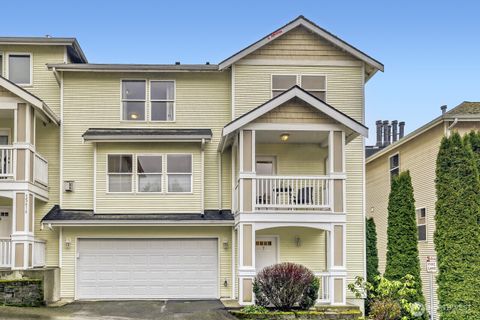 Photo of 15410 40 Avenue W #7, Lynnwood, WA 98087 (MLS # 2466253)