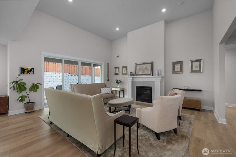 2905 Arrowroot Loop SE