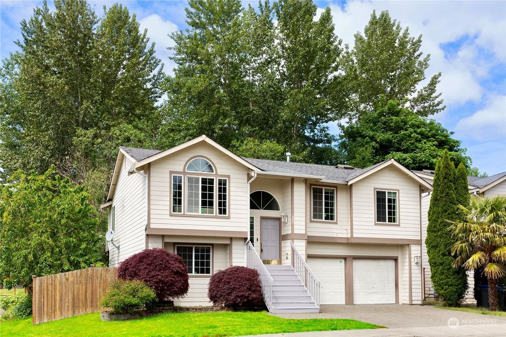 Photo of 485 Jericho Ave Ave NE, Renton, WA 98059 (MLS # 2243499)