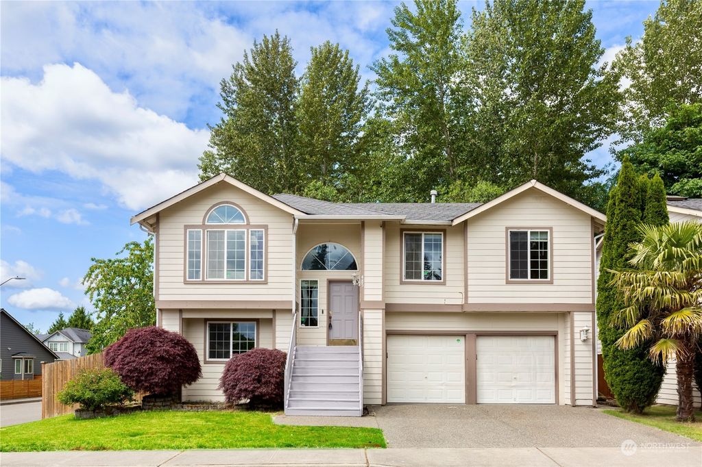 Photo of 485 Jericho Ave Ave NE, Renton, WA 98059 (MLS # 2243499)