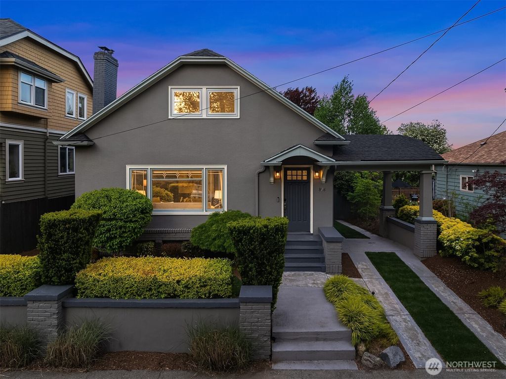 Photo of 826 34th Avenue, Seattle, WA 98122 (MLS # 2362175)