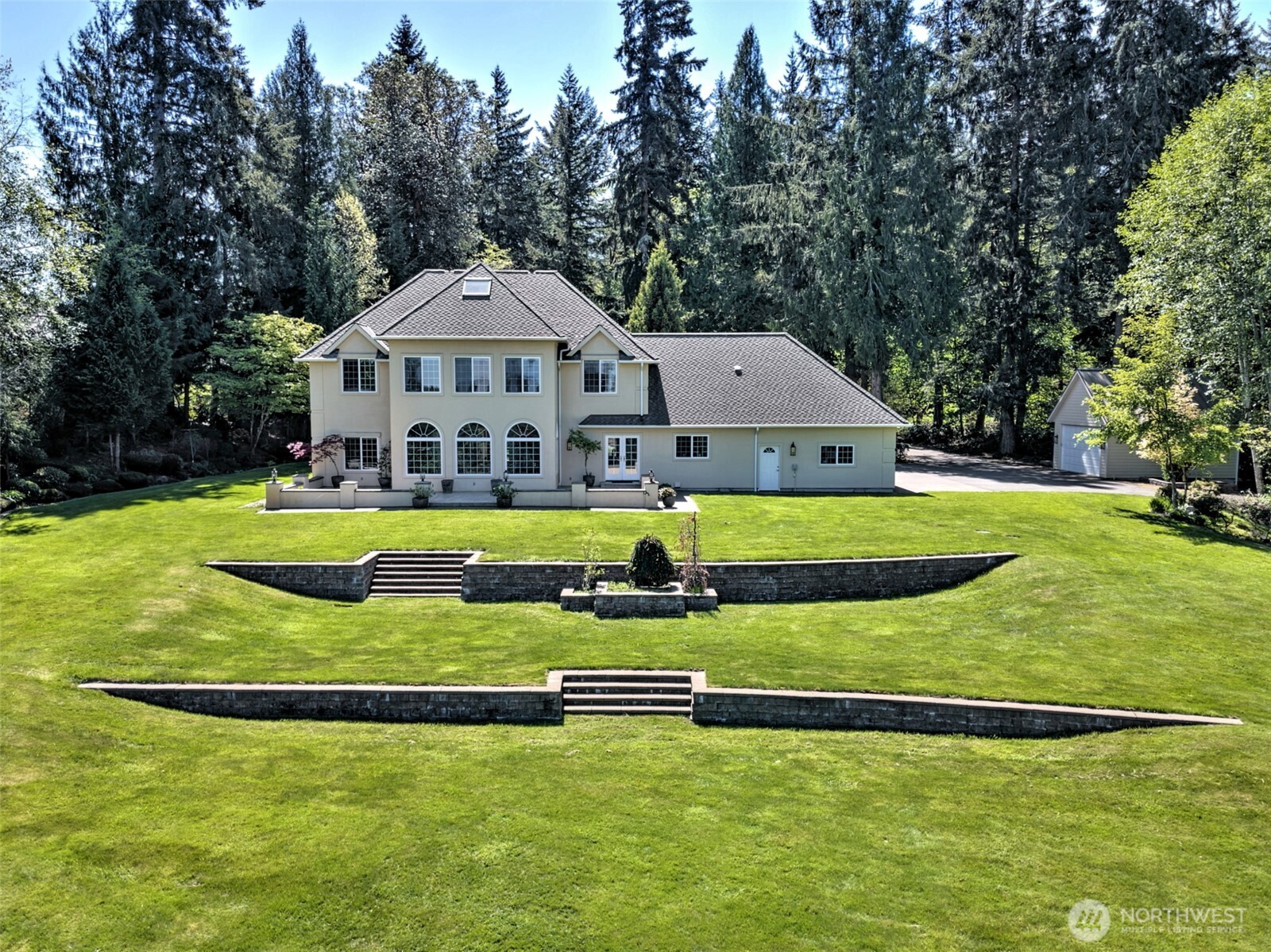 110 SE Lazy Dog Lane