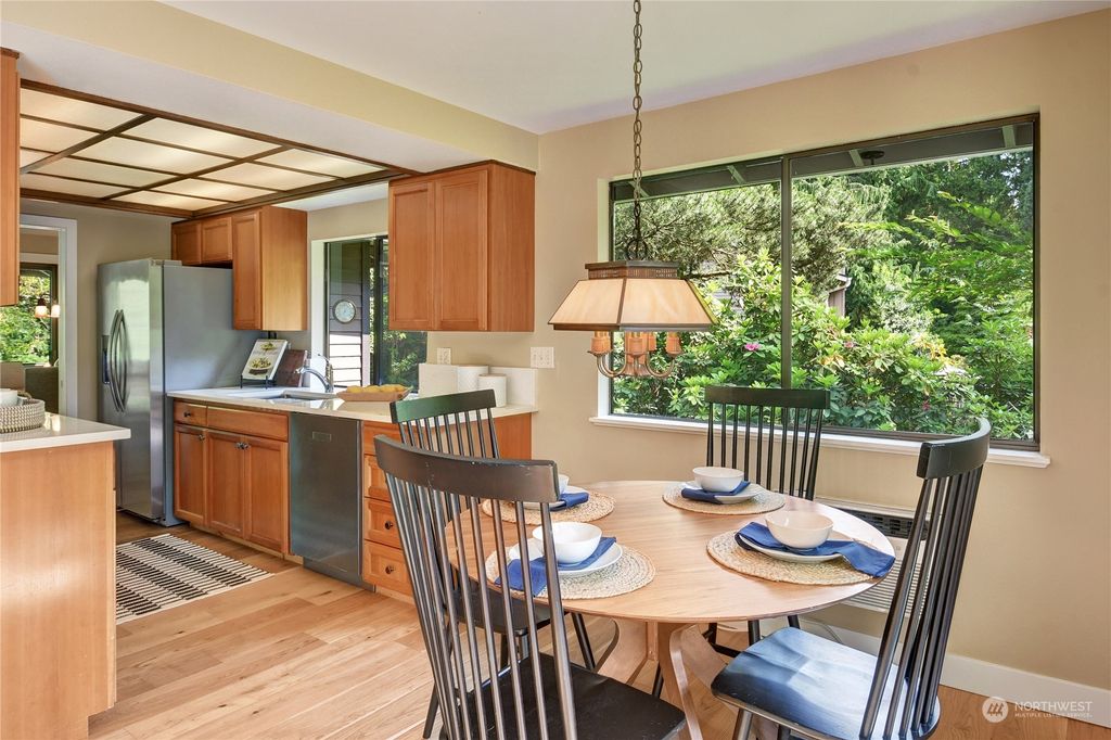 Photo of 7405 86th Avenue SE, Mercer Island, WA 98040 (MLS # 2130912)