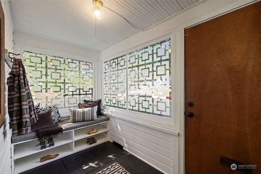 Photo of 1123 NW 64th Street, Seattle, WA 98107 (MLS # 2263132)