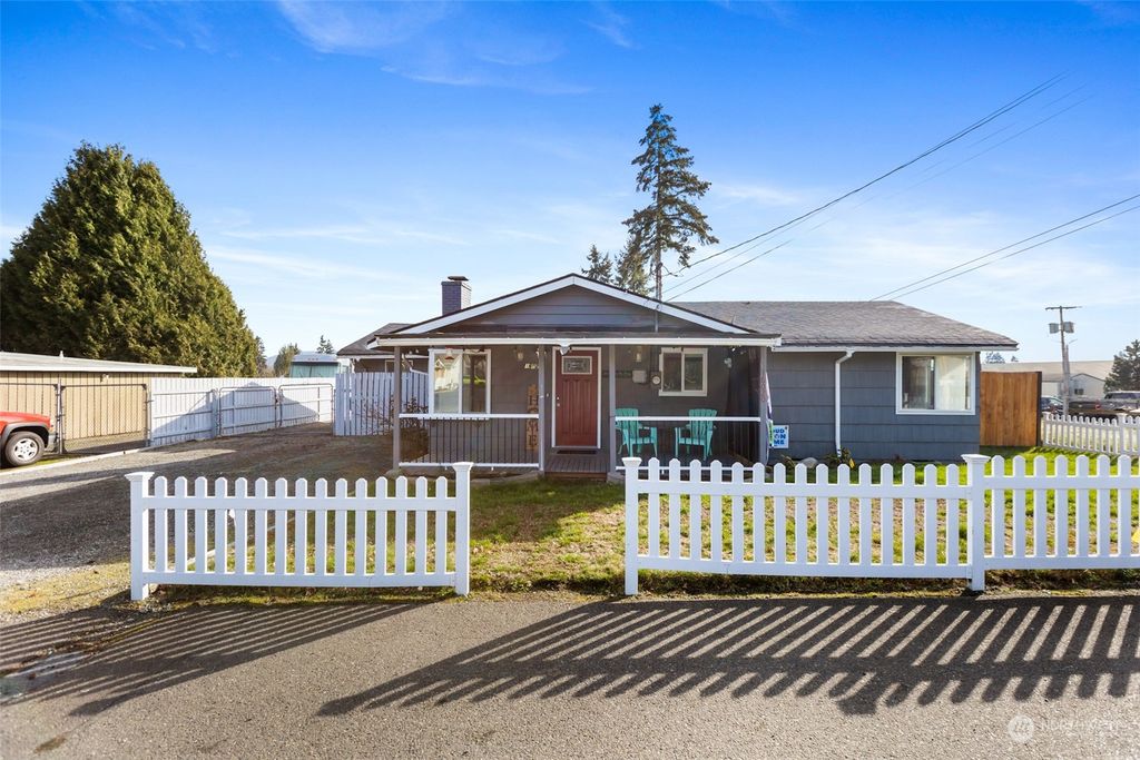 Photo of 16020 116th Avenue SE, Renton, WA 98058 (MLS # 2040916)