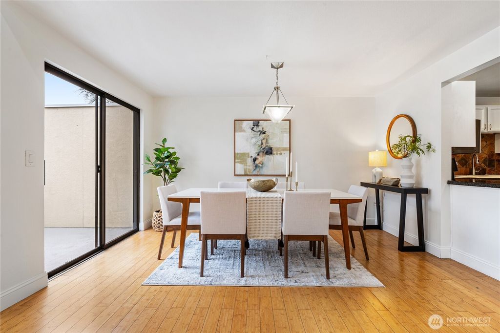 Photo of 1603 103rd Place NE #O5, Bellevue, WA 98004 (MLS # 2519613)