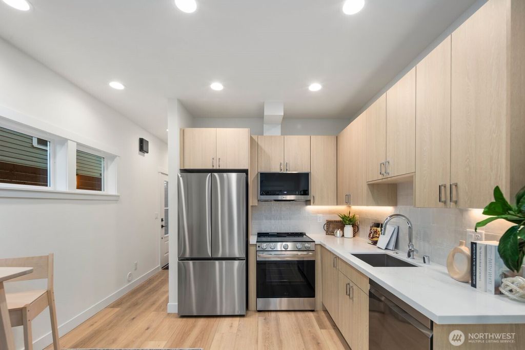 Photo of 1004 48th Street #B, Seattle, WA 98103 (MLS # 2510144)