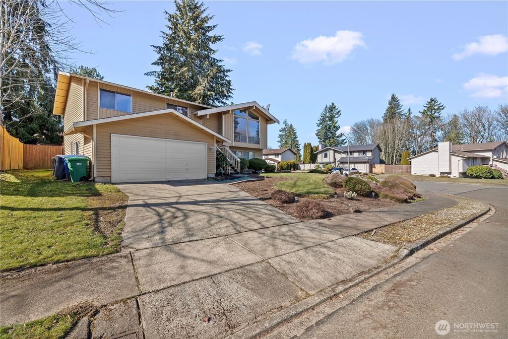 Photo of 1601 Olympia Avenue SE, Renton, WA 98058 (MLS # 2493395)