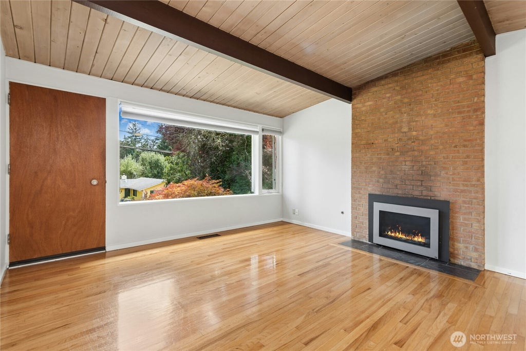 Photo of 12017 93rd Avenue NE, Kirkland, WA 98034 (MLS # 2560536)