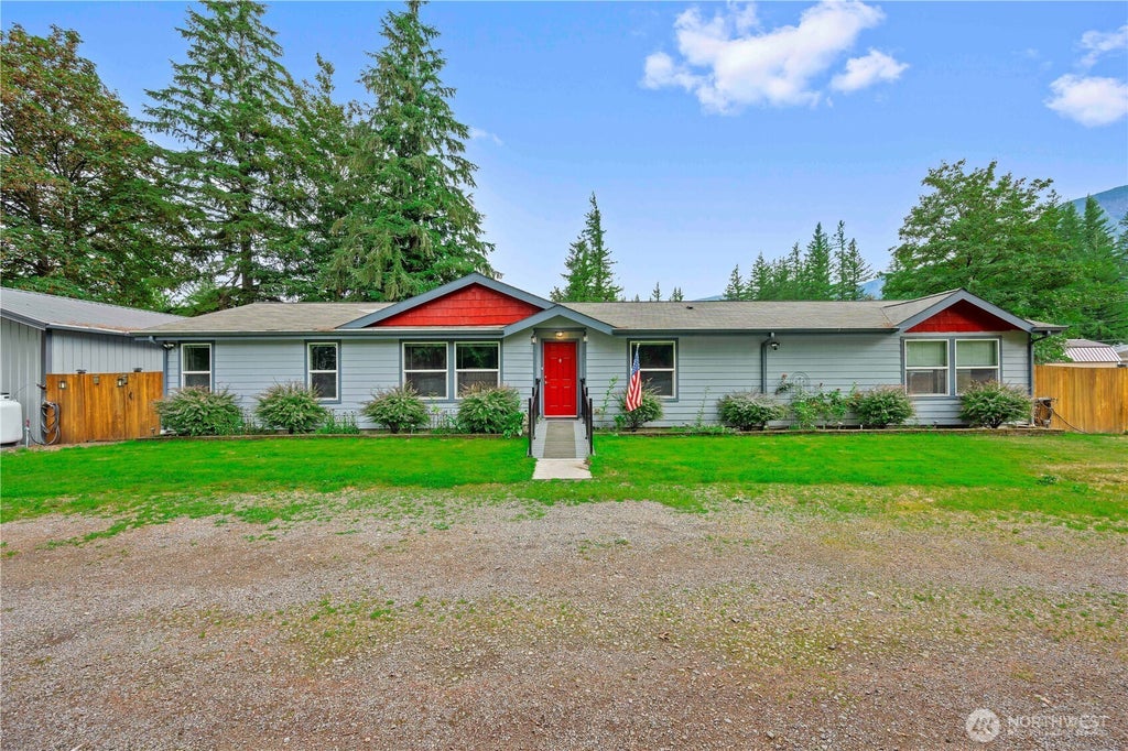 Photo of 405 415th Avenue SE, Gold Bar, WA 98251 (MLS # 2569257)