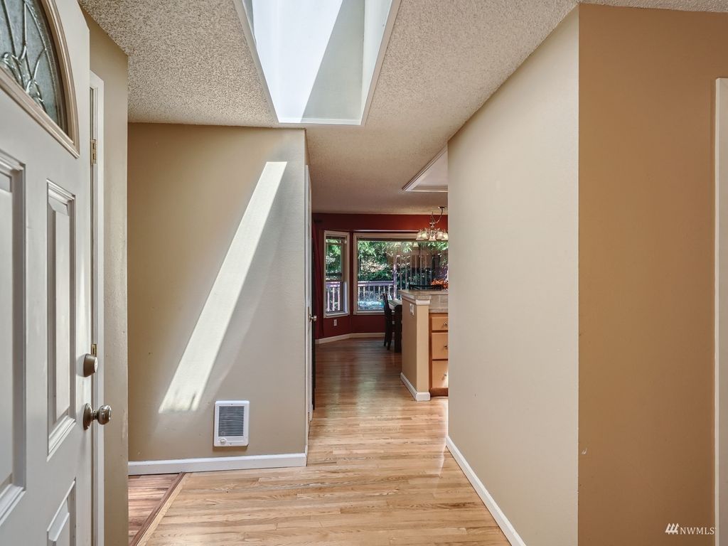 Photo of 24918 11th Avenue S, Des Moines, WA 98198 (MLS # 1977921)