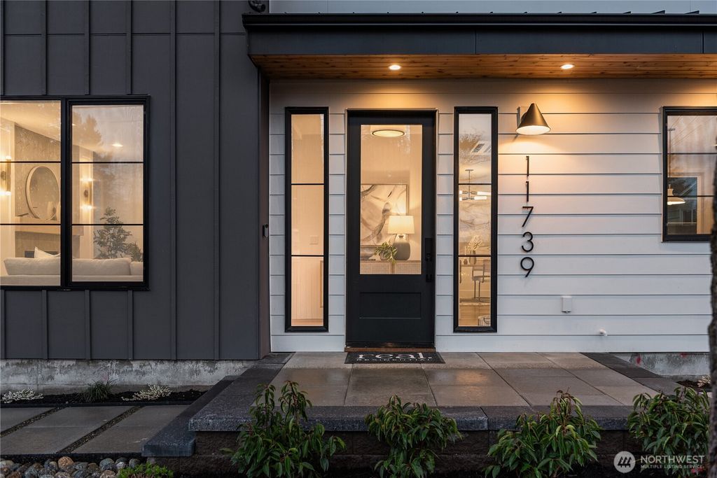 Photo of 11739 20th Avenue NE, Seattle, WA 98125 (MLS # 2382786)