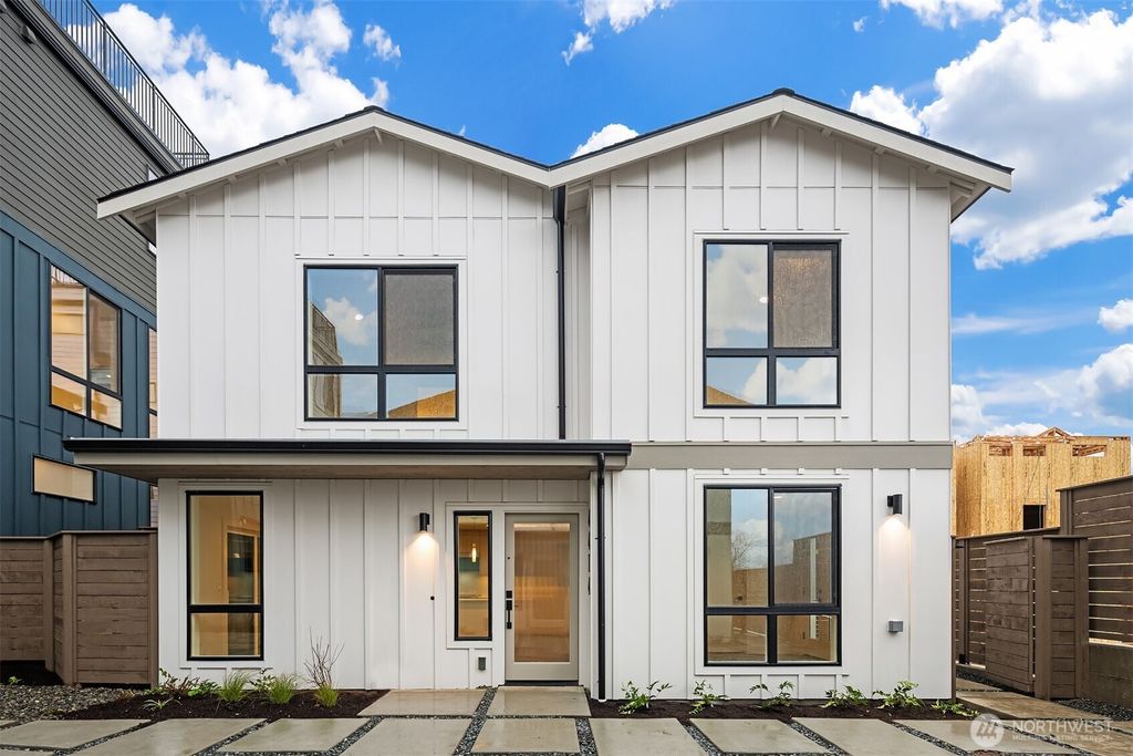 Photo of 104 NE 44th Street, Seattle, WA 98105 (MLS # 2457840)