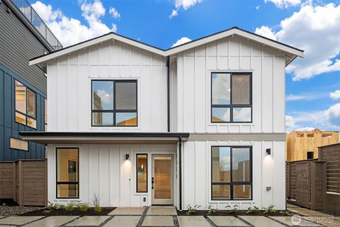 Photo of 104 NE 44th Street, Seattle, WA 98105 (MLS # 2457840)