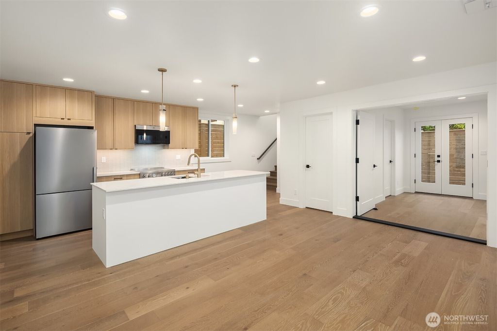 Photo of 104 NE 44th Street, Seattle, WA 98105 (MLS # 2457840)