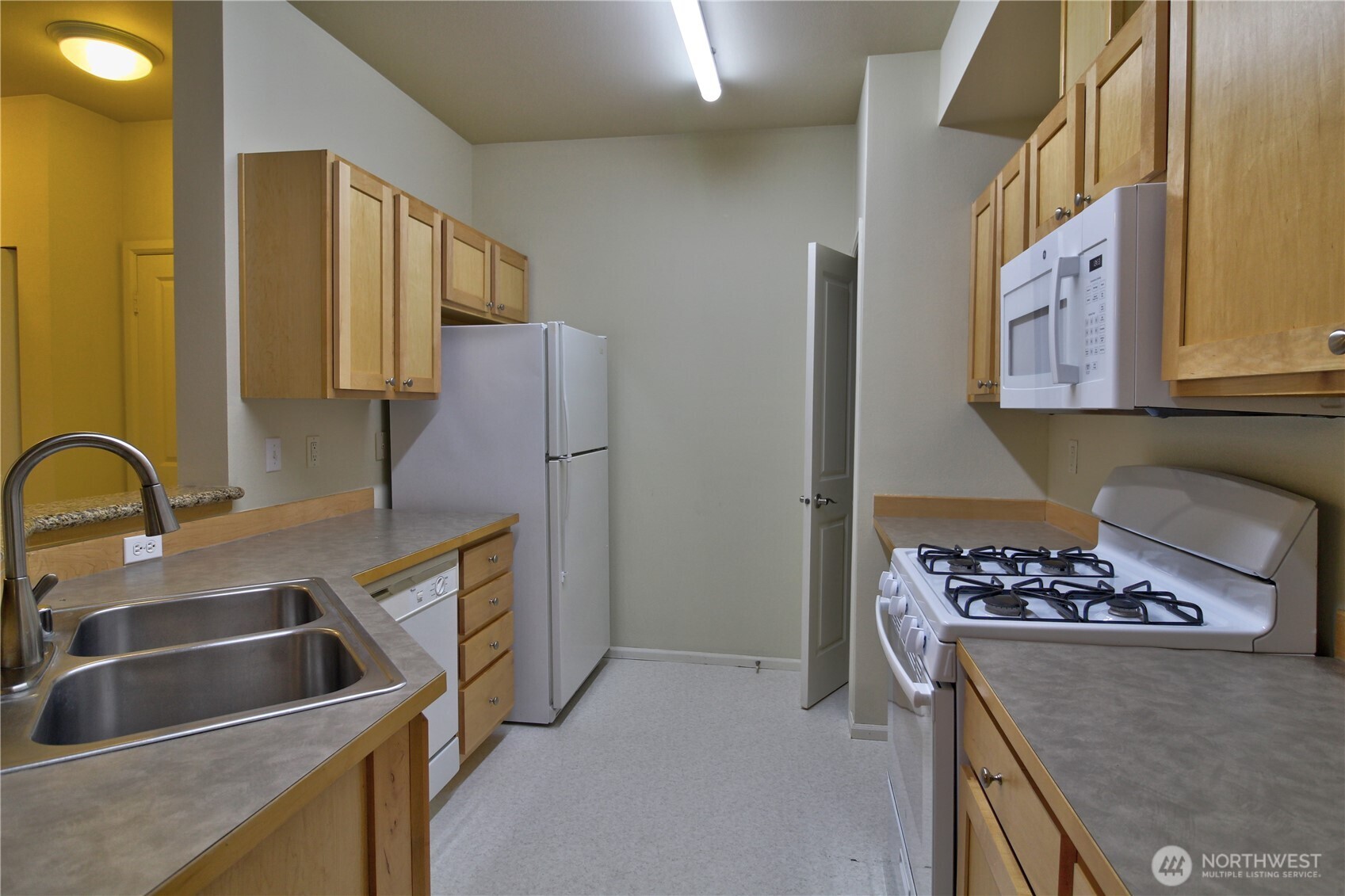 503 225th Lane NE F105